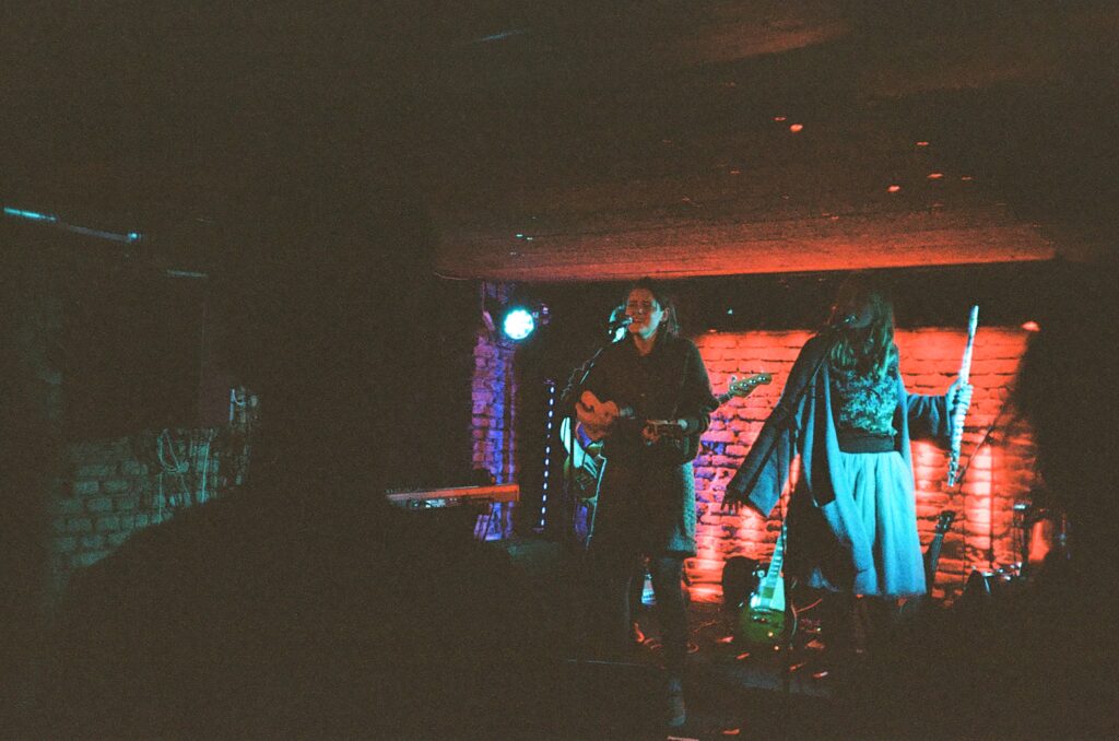 Jiný Metro supporting Tamara Kramar.